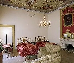 La Luna Hotel
